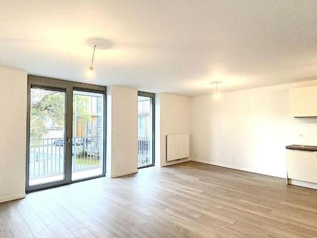 Appartement te huur in Sint Niklaas voor € 950 met 2 slaapkamers