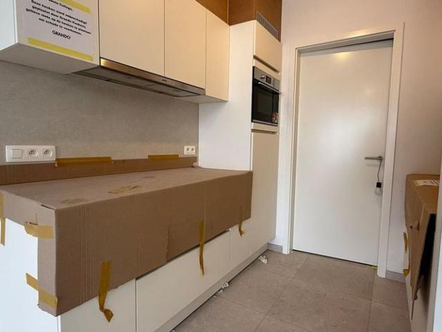 Appartement te huur in Tielt voor € 800 met 1 slaapkamer