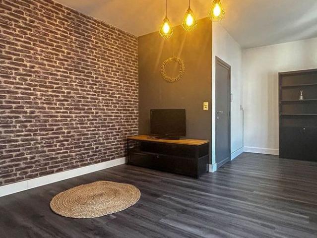 Appartement te huur in Tournai voor € 450 met 1 slaapkamer