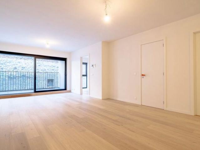Appartement te huur in Tournai voor € 800 met 1 slaapkamer