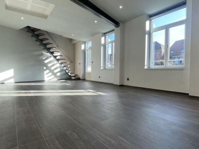 Appartement te huur in Tournai voor € 850 met 2 slaapkamers