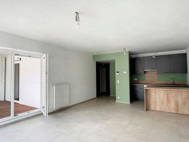 Appartement te huur in Tournai voor € 890 met 2 slaapkamers