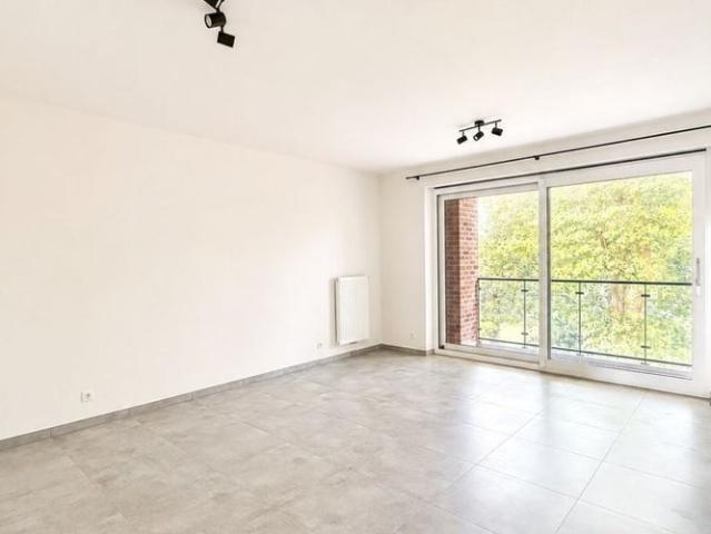Appartement te huur in Tournai voor € 900 met 1 slaapkamer