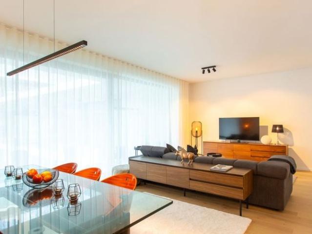 Appartement te huur in Ukkel voor € 1.800 met 2 slaapkamers