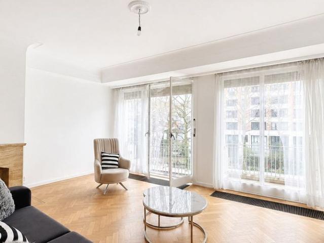 Appartement te huur in Ukkel voor € 1.850 met 3 slaapkamers