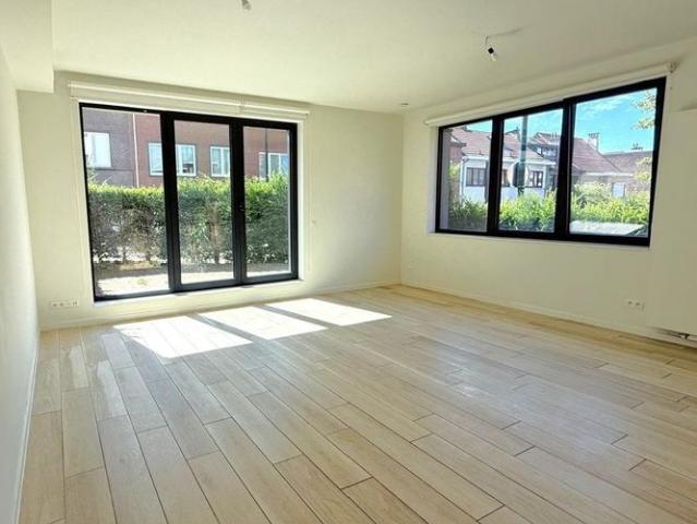 Appartement te huur in Ukkel voor € 1.150 met 1 slaapkamer
