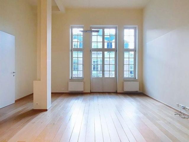 Appartement te huur in Ukkel voor € 2.300 met 3 slaapkamers