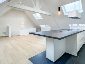 Appartement te huur in Ukkel voor € 1.850 met 3 slaapkamers
