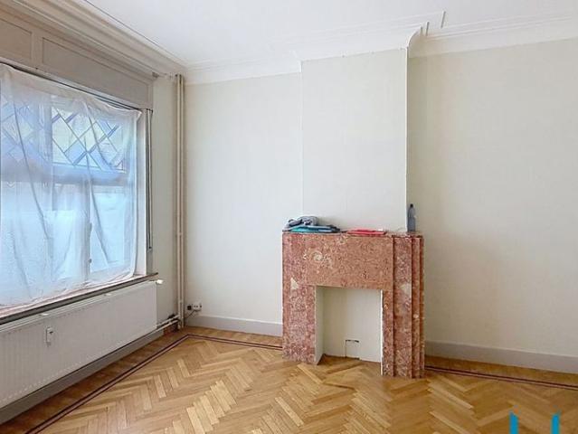 Appartement te huur in Vorst voor € 2.400 met 4 slaapkamers