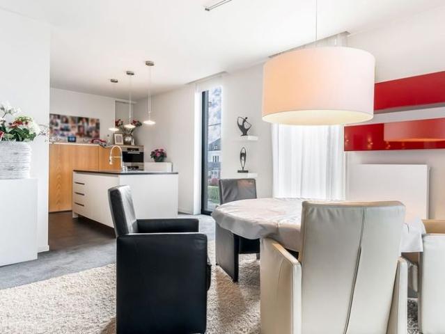 Appartement te huur in Vroenhoven voor € 1.500 met 3 slaapkamers