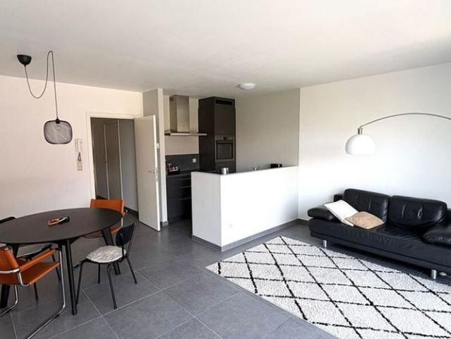 Appartement te huur in Wuustwezel voor € 800 met 1 slaapkamer