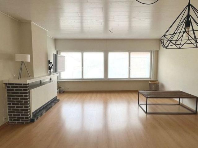 Appartement te huur in Waarschoot voor € 700 met 1 slaapkamer