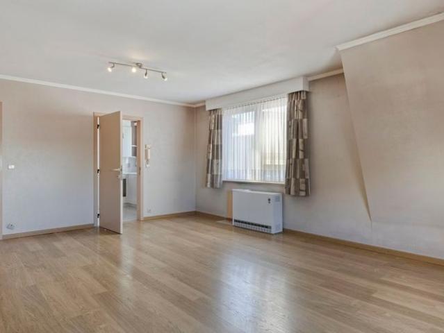 Appartement te huur in Waarschoot voor € 700 met 1 slaapkamer