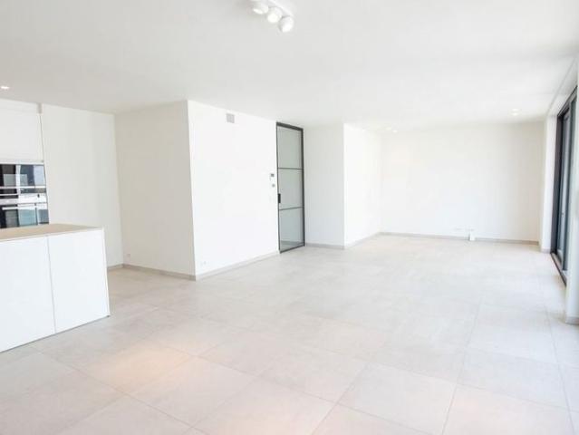 Appartement te huur in Waregem voor € 950 met 3 slaapkamers