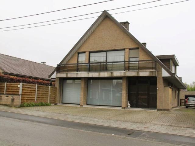 Gelijkvloers appartement te huur in Westrozebeke met 2 slaapkamers
