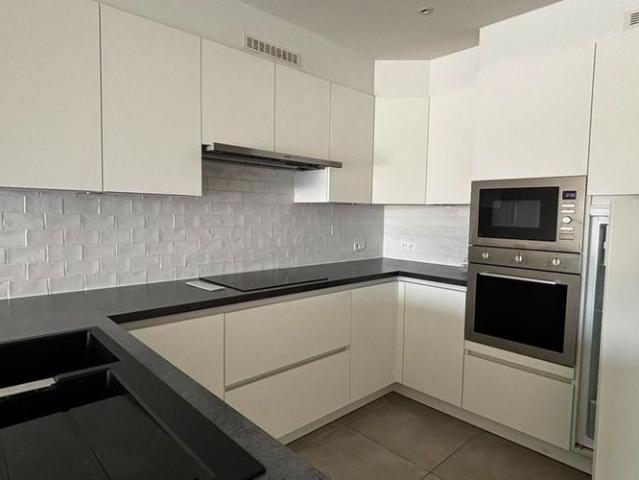 Appartement te huur in Wetteren voor € 995 met 2 slaapkamers