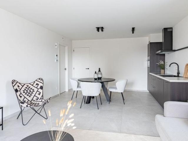 Appartement te huur in Wielsbeke voor € 775 met 2 slaapkamers