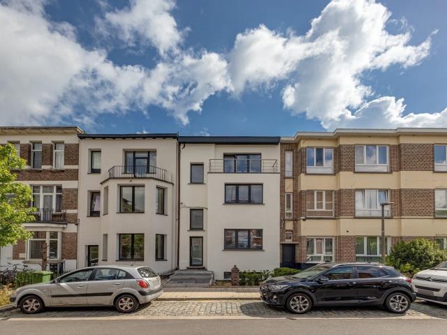 Appartement te huur in Wilrijk met 4 slaapkamers
