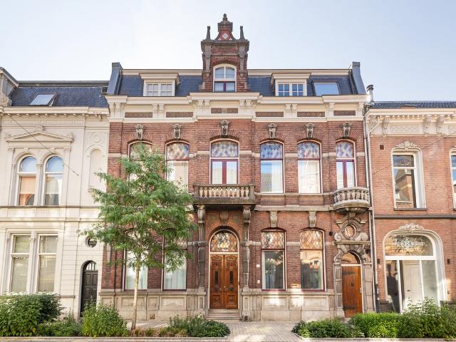 Appartement te huur Stationsstraat in Tilburg voor € 2.150