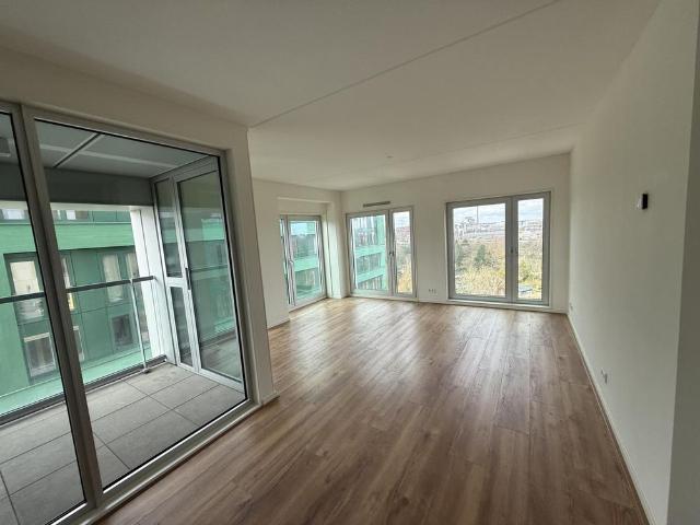 Appartement te huur Sloterdijk West, Haarlemmerweg in Amsterdam