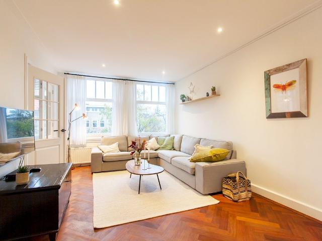 Te huur: Appartement Van Tuyll van Serooskerkenweg 110 3 in Amsterdam