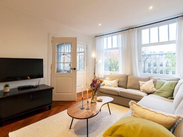 Appartement te huur: Van Tuyll van Serooskerkenweg 110 3 1076 JR Amsterdam