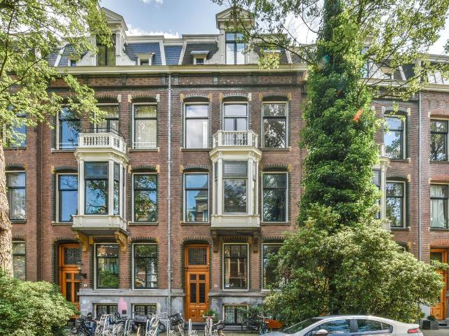 Appartement te huur Van Eeghenstraat 121 2 in Amsterdam voor € 4.000