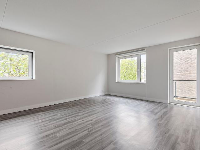 Appartement te huur 1e Lulofsdwarsstraat 10 L in Den Haag voor € 1.795