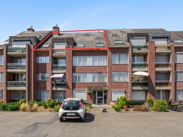APPARTEMENT TE HUUR 2 SLAAPKAMERS MET TERRAS, GARAGE EN PARKING IN SINT TRUIDEN