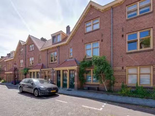 Appartement te koop Marjoleinstraat 83 in Amsterdam voor € 395.