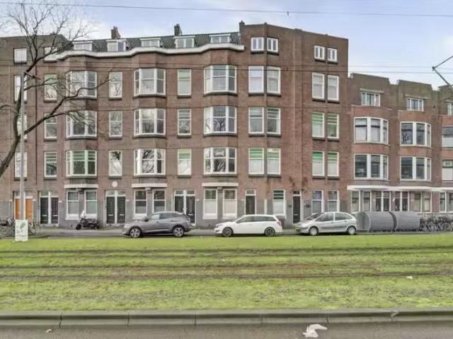 Appartement te koop Mathenesserdijk 103 B in Rotterdam voor €.