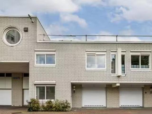 Appartement te koop Mathenesserlaan 244 A in Rotterdam voor €.