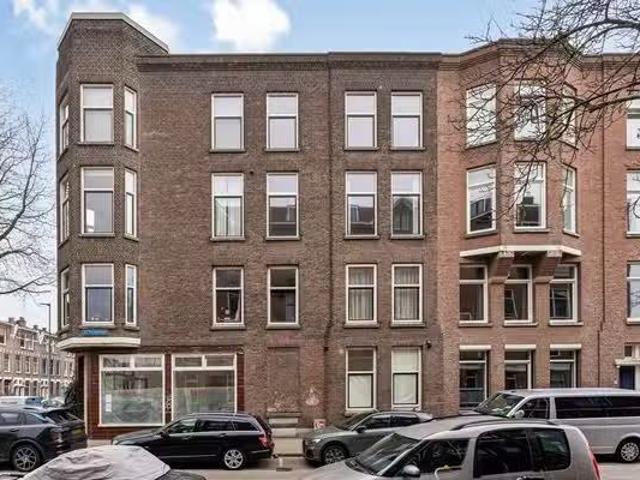 Appartement te koop Mathenesserweg 127 A04A in Rotterdam voor.