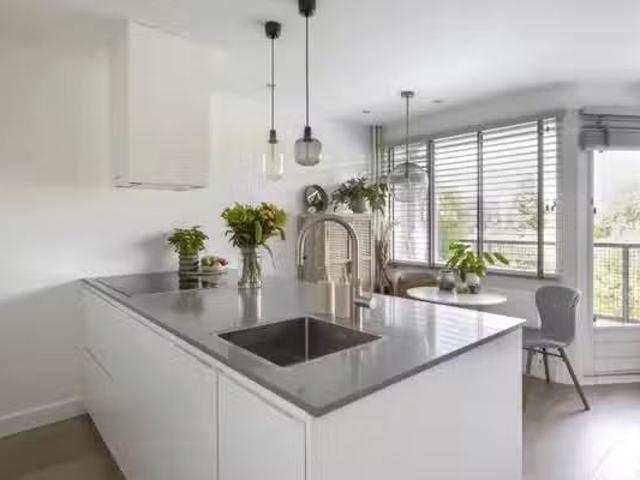 Appartement te koop Mathenesserweg 79 A 02 in Rotterdam voor €.