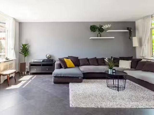 Appartement te koop Melis Stokezijde 260 in Den Haag voor € 35.