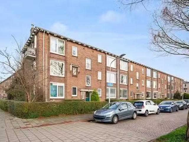 Appartement te koop Mr. Jan Gerritszlaan 9 C in Haarlem voor €.