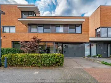 Appartement te koop Offenberglaan 1 1A in Den Haag voor € 1.22.