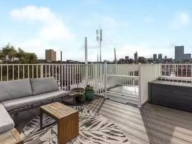 Appartement te koop Opzoomerstraat 20 A 02 in Rotterdam voor €.