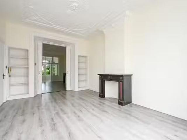 Appartement te koop Abrikozenstraat 123 in Den Haag voor € 350.