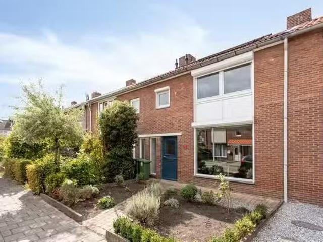 Appartement te koop Adelbert van Scharnlaan E 19 in Maastricht.