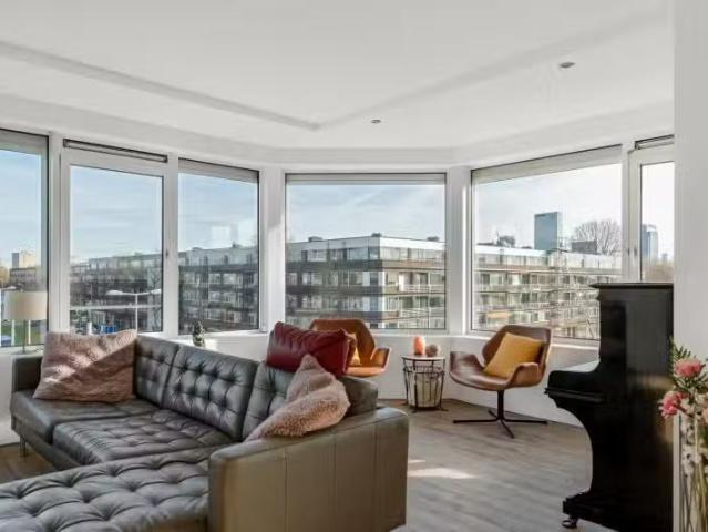Appartement te koop Agniesestraat 136 B in Rotterdam voor € 55.