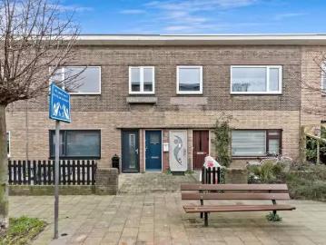 Appartement te koop Arnold Spoelplein 27 in Den Haag voor € 25.