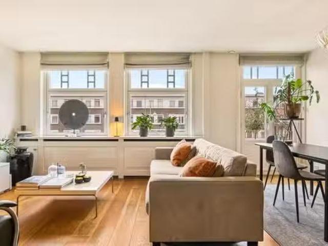 Appartement te koop Burgemeester Hogguerstraat 989 in Amsterda.