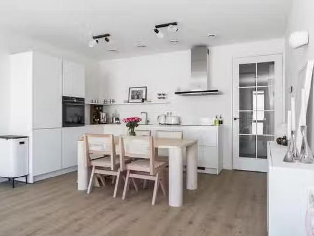 Appartement te koop Bas Paauwestraat 82 in Rotterdam voor € 39.