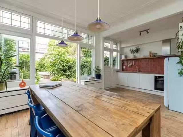 Appartement te koop Bloemkwekersstraat 115 in Rotterdam voor €.