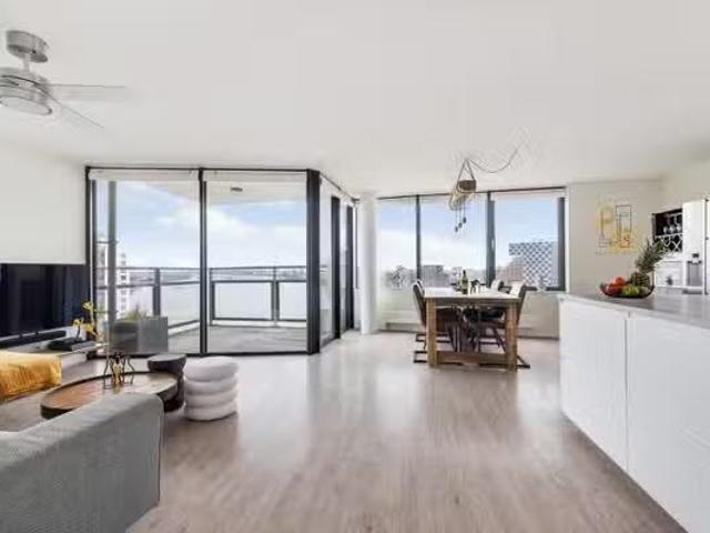 Appartement te koop Charloisse Hoofd 71 E in Rotterdam voor €.
