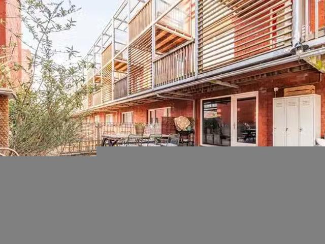 Appartement te koop Dorpsweg 4 A in Rotterdam voor € 369.000