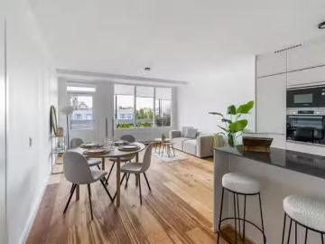 Appartement te koop Dorus Rijkersplein 17 in Den Haag voor € 4.