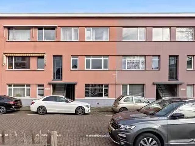 Appartement te koop Frederik Hendriklaan 73 A in Den Haag voor.