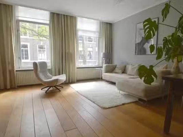 Appartement te koop Frederikstraat 989 A in Den Haag voor € 55.